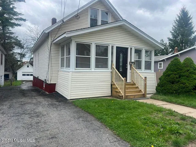 $279,999 | 1732 Avenue H, Schenectady, NY 12304