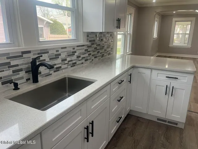 $279,999 | 1732 Avenue H, Schenectady, NY 12304