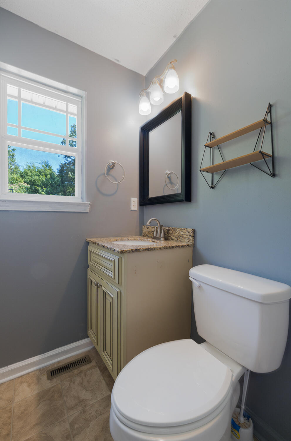 7115 Elmbrook Lane Harrison, TN 37341 - Photo 22 of 31 FULL BATHROOM IN MASTER SUITE