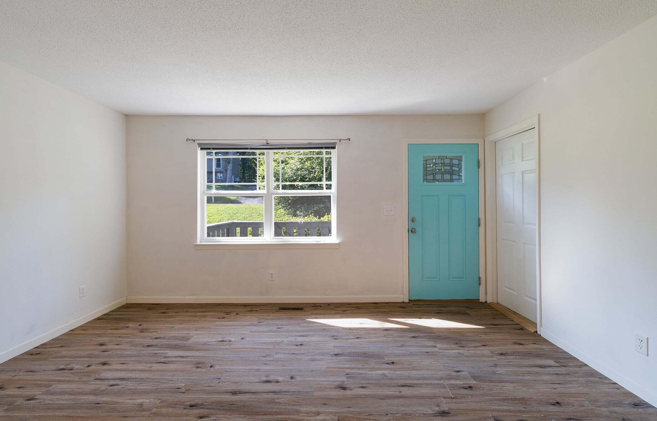 7115 Elmbrook Lane Harrison, TN 37341 - Photo 6 of 31 NEWER WINDOWS THROUGHOUT THE HOUSE