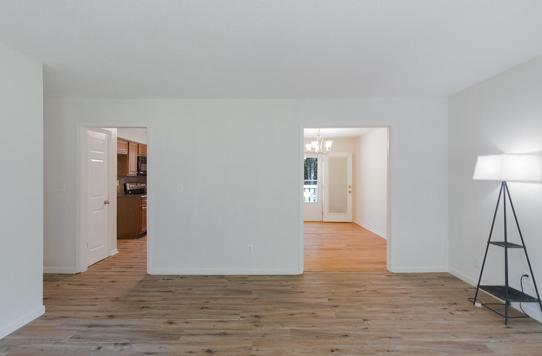 7115 Elmbrook Lane Harrison, TN 37341 - Photo 8 of 31 LIVING ROOM