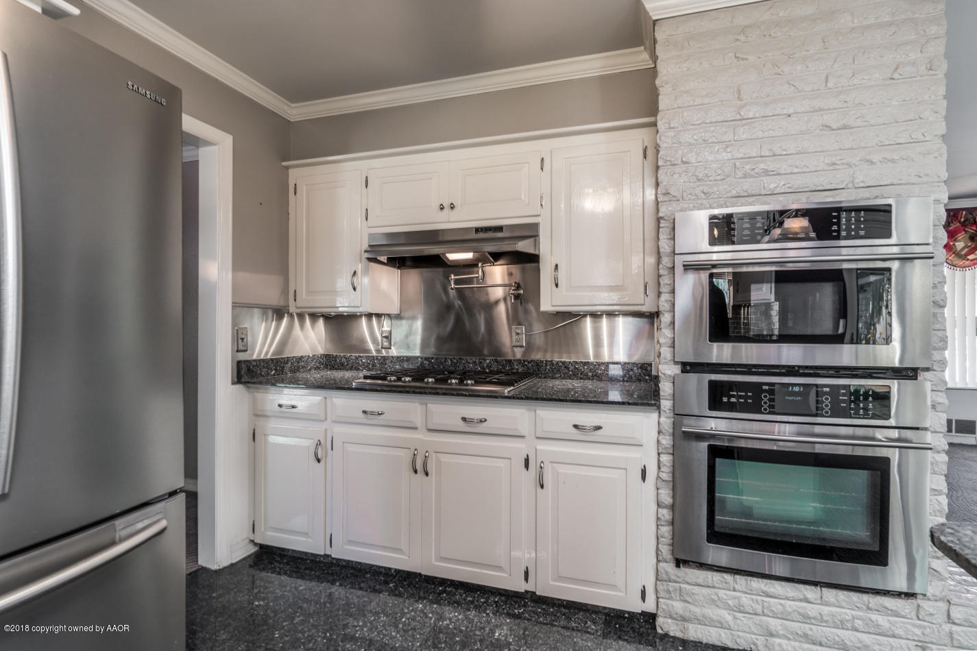 6104 Elmhurst Road Amarillo, TX 79106 - Photo 7 of 21 Kitchen View 2