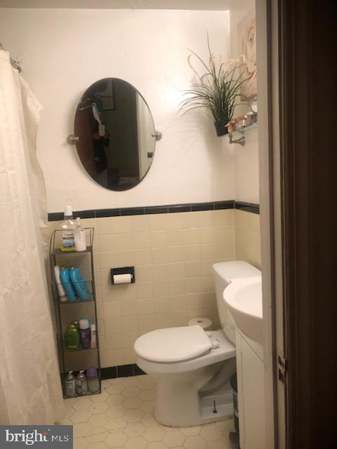 1844 Farrington Road Philadelphia, PA 19151 - Photo 2 of 7 Gallery Image 2