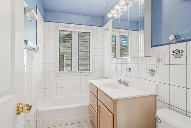 $499,900 | 1019 Rockland Road, Lake Bluff, IL 60044