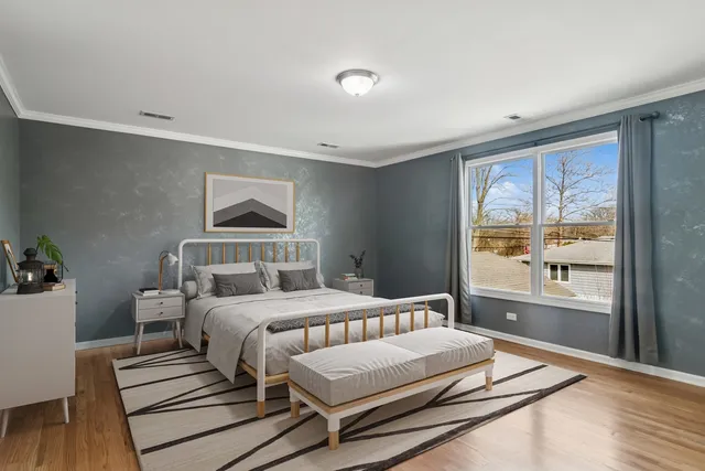 $499,900 | 1019 Rockland Road, Lake Bluff, IL 60044