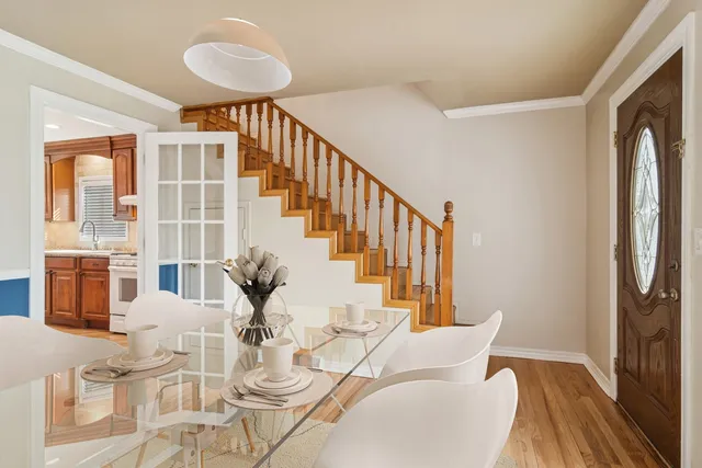 $499,900 | 1019 Rockland Road, Lake Bluff, IL 60044