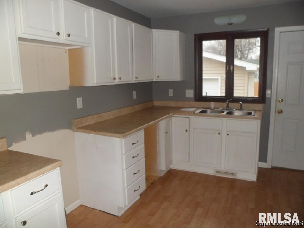 3236 South Palmer Street Springfield, IL 62703 - Photo 5 of 10 Gallery Image 5