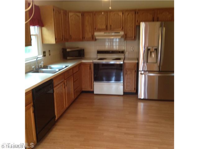 620 Arnold Road Lexington, NC 27295 - Photo 2 of 11 Kitchen.