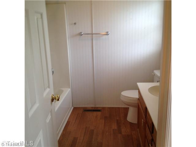 620 Arnold Road Lexington, NC 27295 - Photo 7 of 11 Master Bath/Spa.