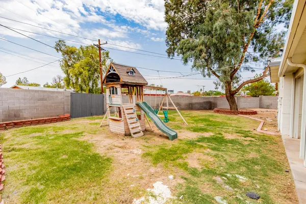 $1,995 | 8352 North 3rd Street, Phoenix, AZ 85020