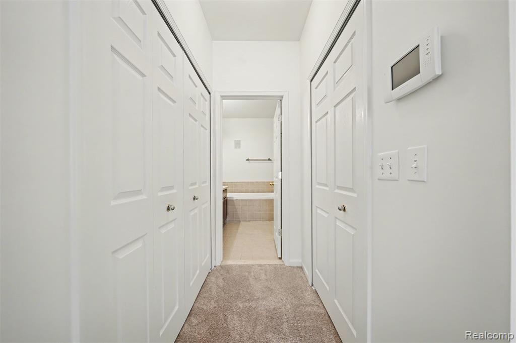 638 West Bluff Court, Unit 31 Rochester Hills, MI 48307 - Photo 14 of 49
