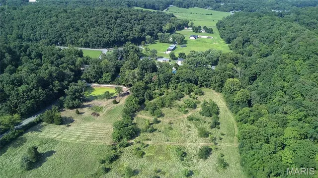 $326,430 | 2550 Old Sugar Creek Road, Fenton, MO 63026