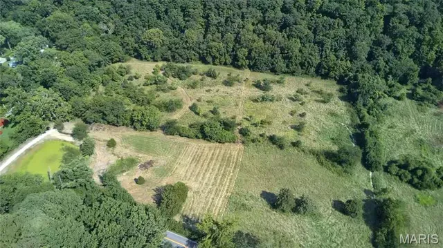 $326,430 | 2550 Old Sugar Creek Road, Fenton, MO 63026