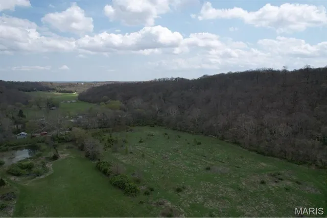 $326,430 | 2550 Old Sugar Creek Road, Fenton, MO 63026