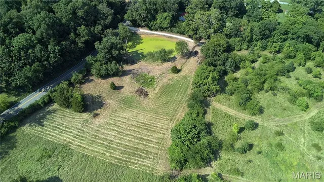 $326,430 | 2550 Old Sugar Creek Road, Fenton, MO 63026