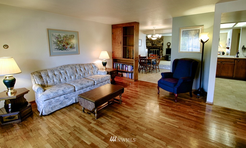 3701 Northeast 10th Court Renton, WA 98056 - Photo 2 of 14 Gallery Image 2