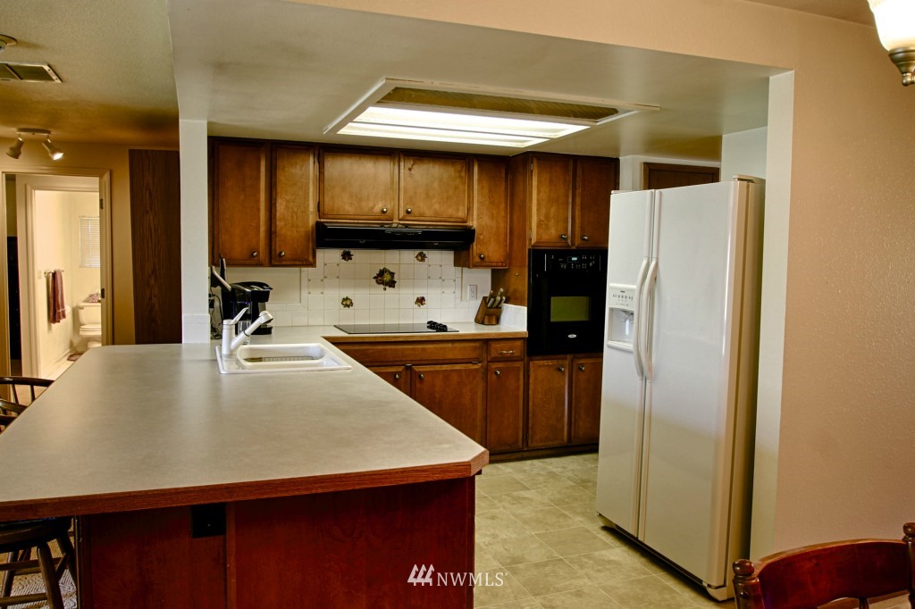 3701 Northeast 10th Court Renton, WA 98056 - Photo 5 of 14 Gallery Image 5