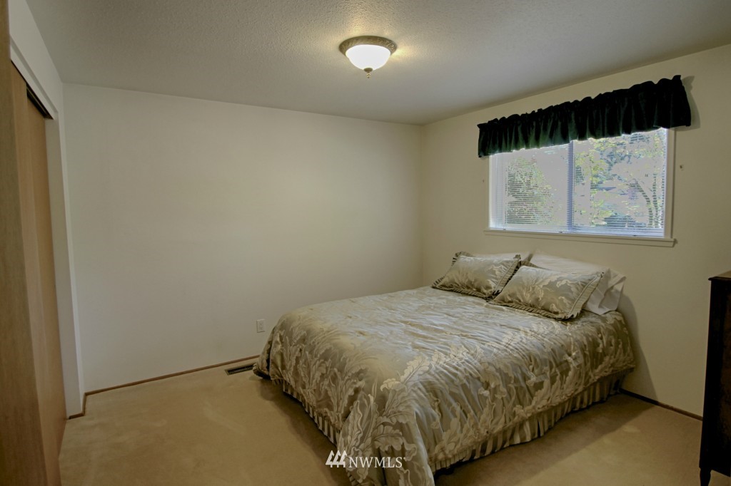 3701 Northeast 10th Court Renton, WA 98056 - Photo 9 of 14 Gallery Image 9