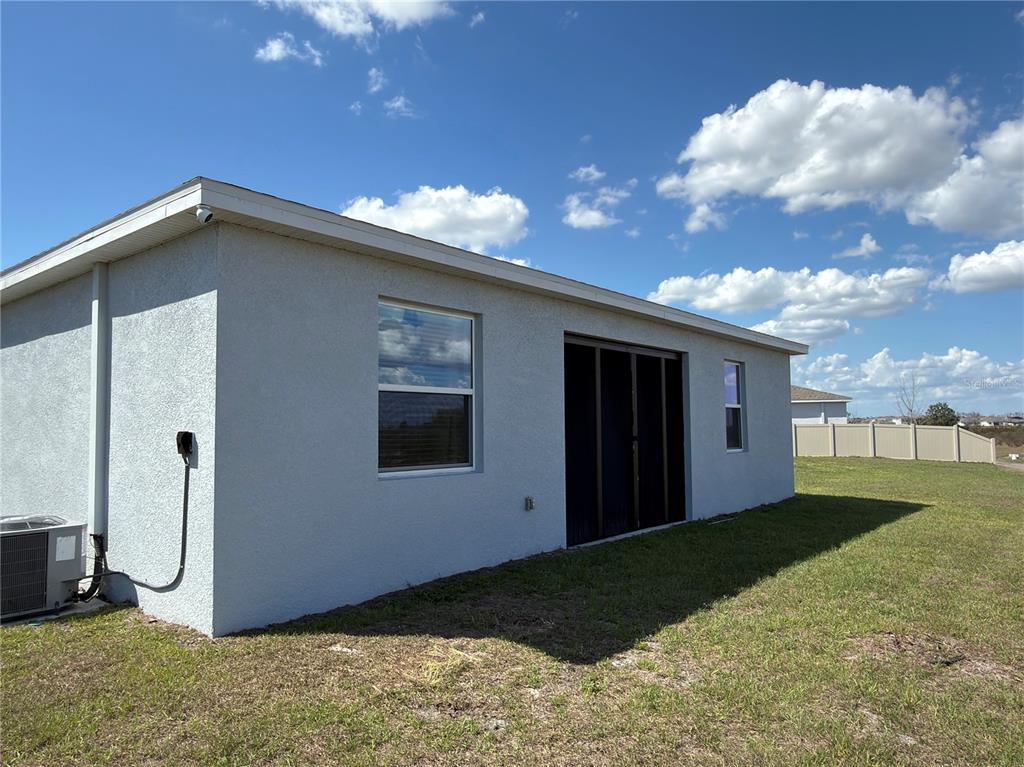 521 Reggie Road Winter Haven, FL 33859 - Photo 5 of 24