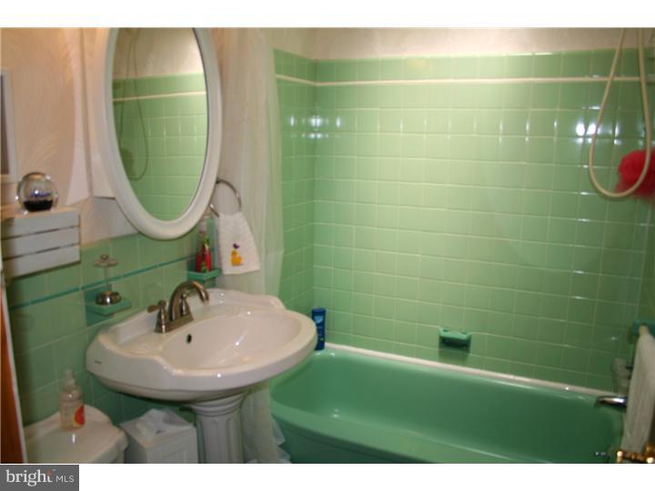 2835 Rhawn Street Philadelphia, PA 19152 - Photo 12 of 25 Bathroom