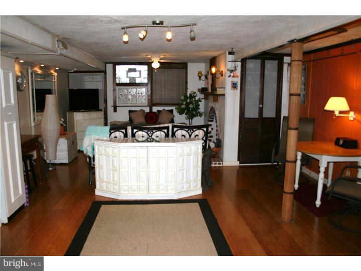 2835 Rhawn Street Philadelphia, PA 19152 - Photo 15 of 25 Family Room