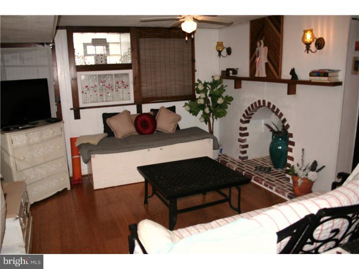 2835 Rhawn Street Philadelphia, PA 19152 - Photo 17 of 25 Family Room