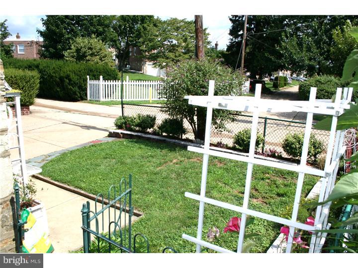 2835 Rhawn Street Philadelphia, PA 19152 - Photo 21 of 25 Exterior Back