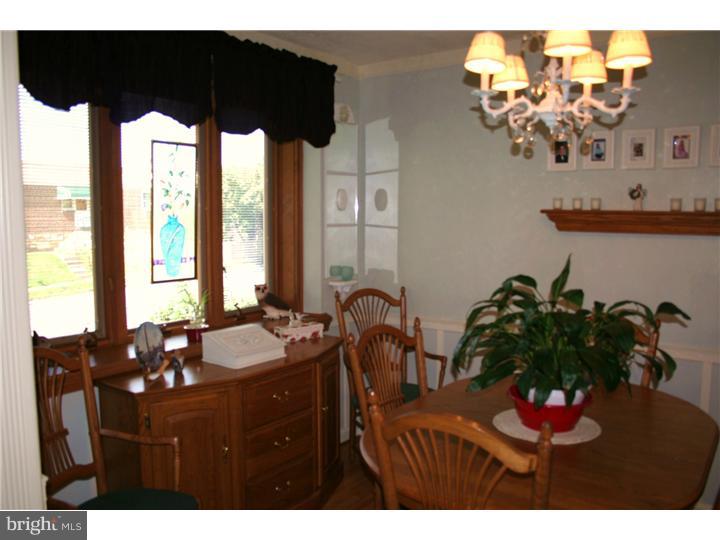 2835 Rhawn Street Philadelphia, PA 19152 - Photo 5 of 25 Dining Room