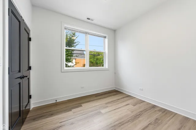 $3,150 | 3902 South Lake Park Avenue, Unit 2, Chicago, IL 60653