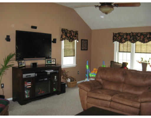 26 Barnstable Road Norfolk, MA 02056 - Photo 2 of 18 Gallery Image 2