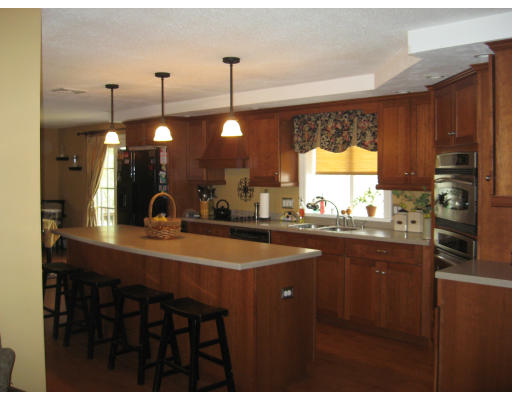 26 Barnstable Road Norfolk, MA 02056 - Photo 4 of 18 Gallery Image 4