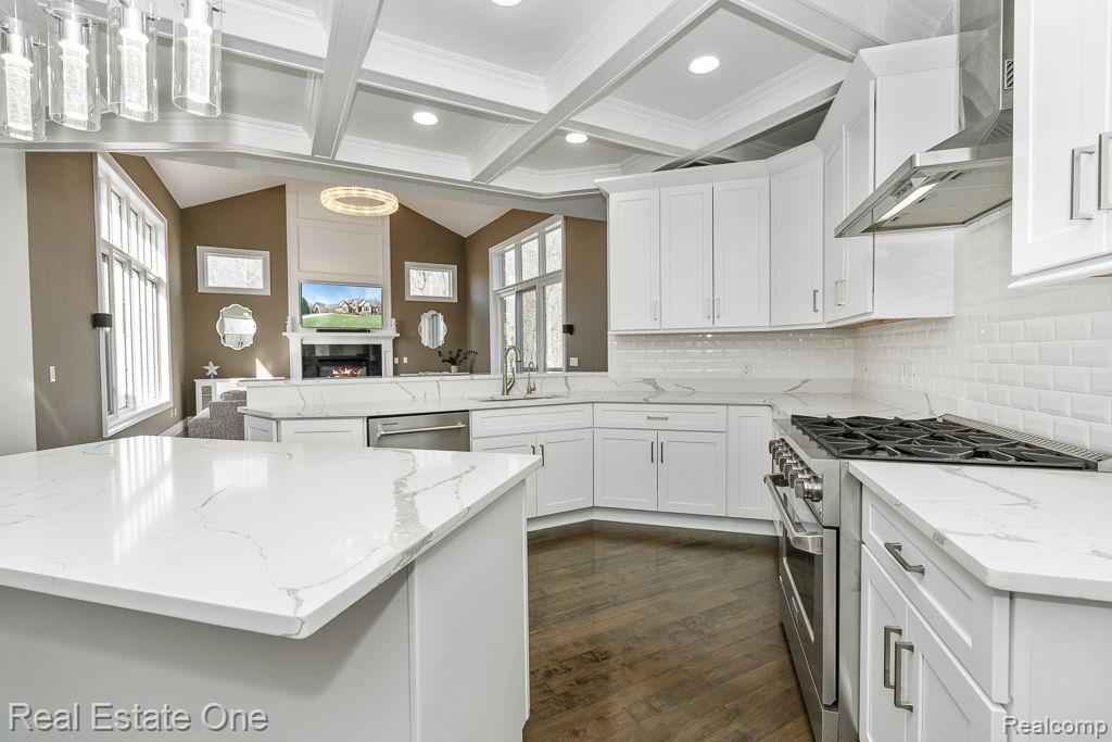 1832 North Rochester Road Oakland, MI 48363 - Photo 15 of 79
