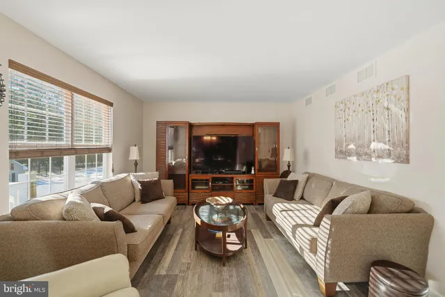 $689,000 | 169 Emerson Lane, Barnegat, NJ 08005