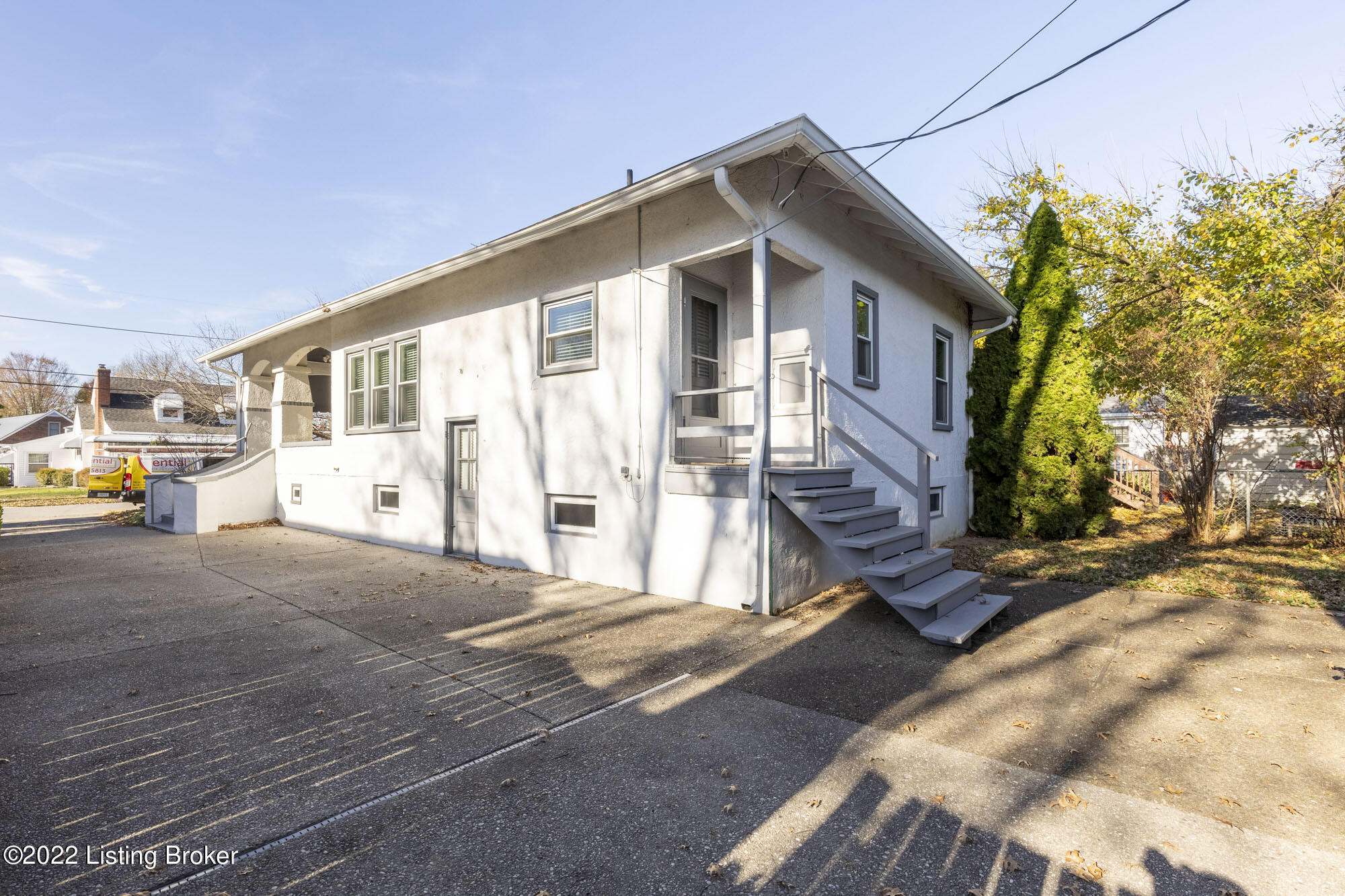 215 Fairlawn Road Louisville, KY 40207 - Photo 32 of 38 Fairlawn030