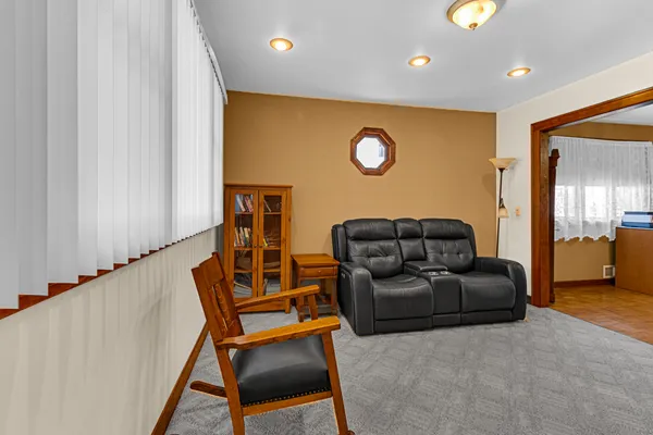 $225,000 | 1545 Ridge Road, Homewood, IL 60430