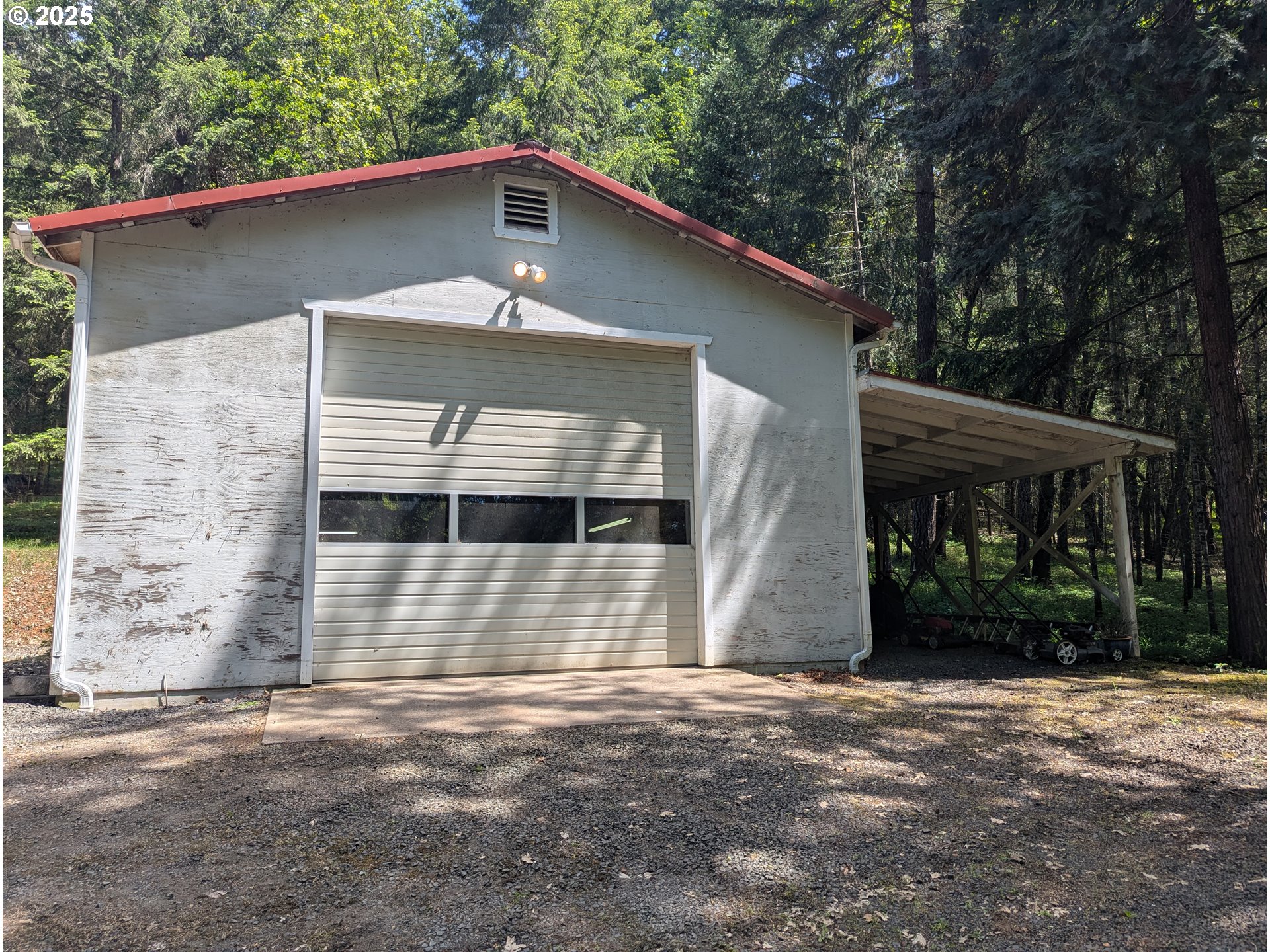 901 Byron Creek Road Winston, OR 97496 - Photo 10 of 33 Garage