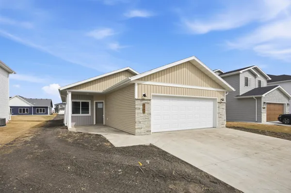 $349,550 | 6267 87th Avenue South, Horace, ND 58047