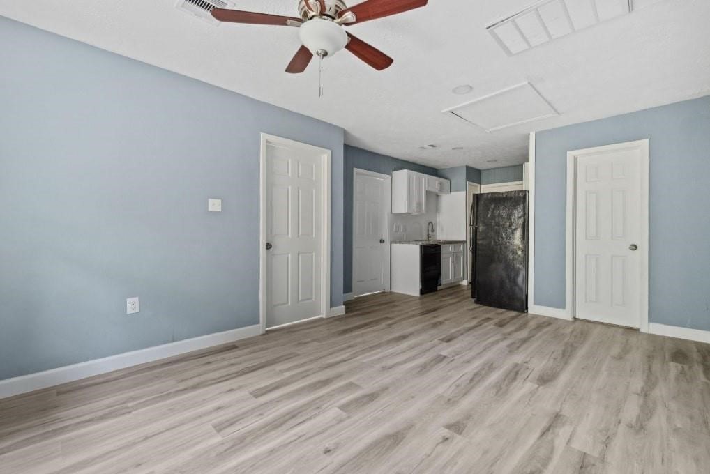 3423 Nettleton Street Houston, TX 77004 - Photo 11 of 14 a view of an empty room with a window