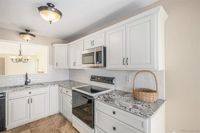 $580,000 | 16 Shetland Court, Highlands Ranch, CO 80130