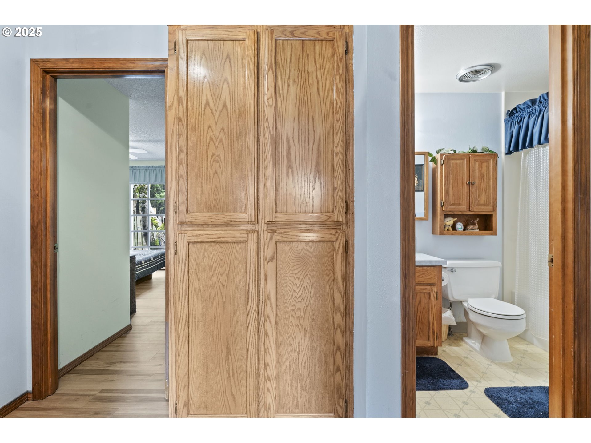 2320 Northeast Juniper Avenue Gresham, OR 97030 - Photo 24 of 34 a bathroom with a toilet and a shower
