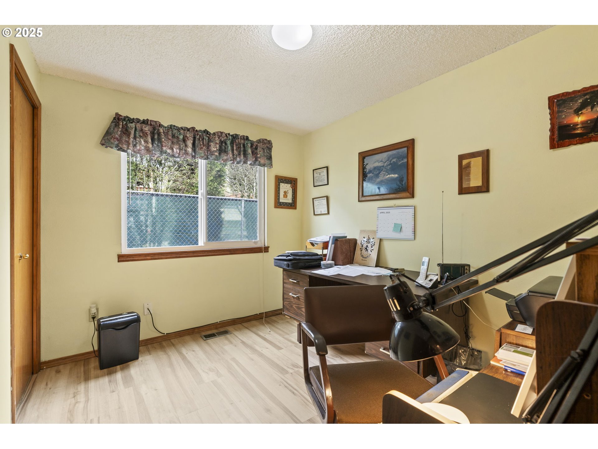 2320 Northeast Juniper Avenue Gresham, OR 97030 - Photo 26 of 34 a workspace with furniture and window