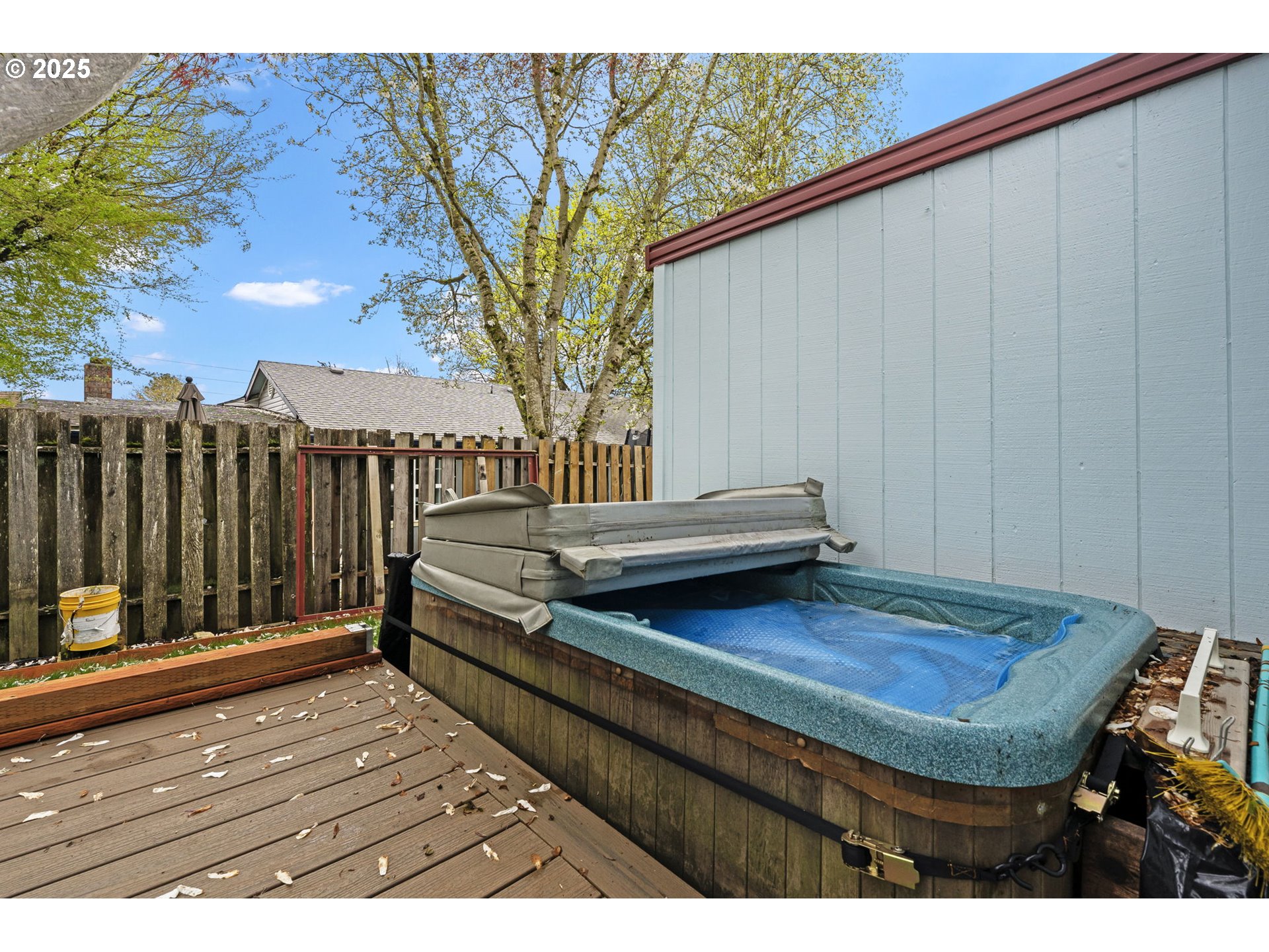 2320 Northeast Juniper Avenue Gresham, OR 97030 - Photo 34 of 34 a view of sitting area in the roof deck