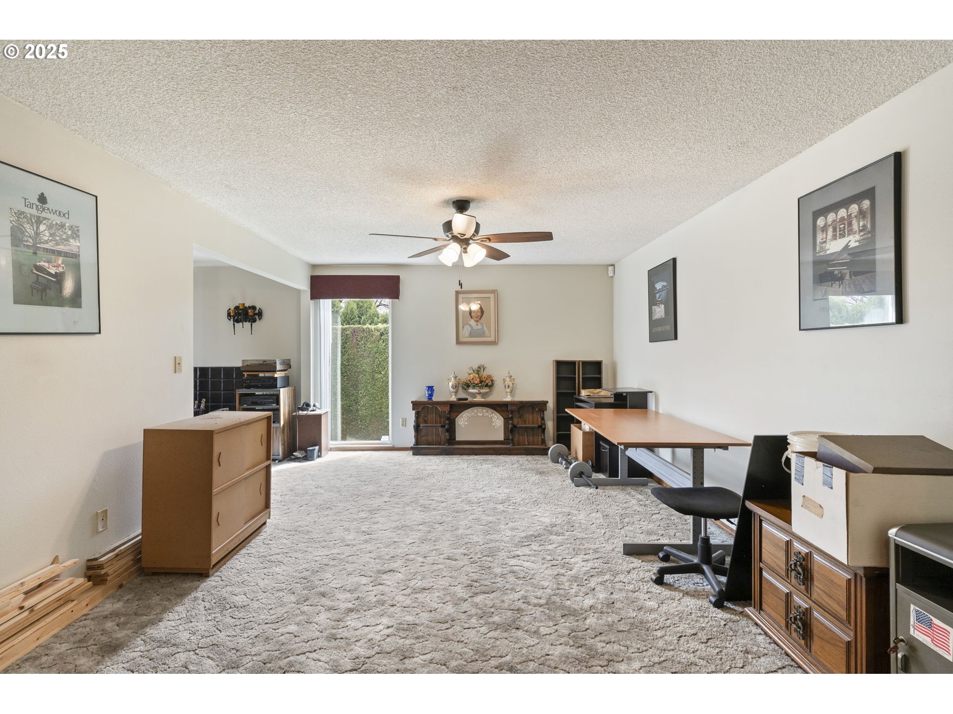 2320 Northeast Juniper Avenue Gresham, OR 97030 - Photo 7 of 34 a living room with furniture and a dining table