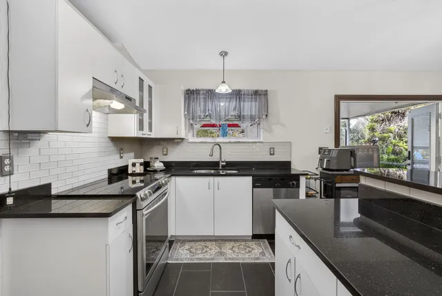 $915,000 | 15773 85th Road North, The Acreage, FL 33470