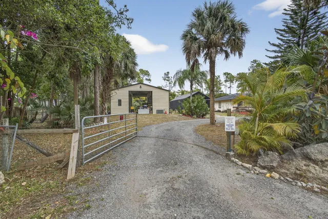 $915,000 | 15773 85th Road North, The Acreage, FL 33470