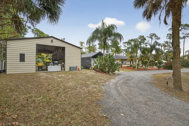 $915,000 | 15773 85th Road North, The Acreage, FL 33470