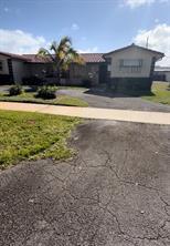 3614 Taylor Street Hollywood, FL 33021 - Photo 4 of 20 a view of a swimming pool with an outdoor space