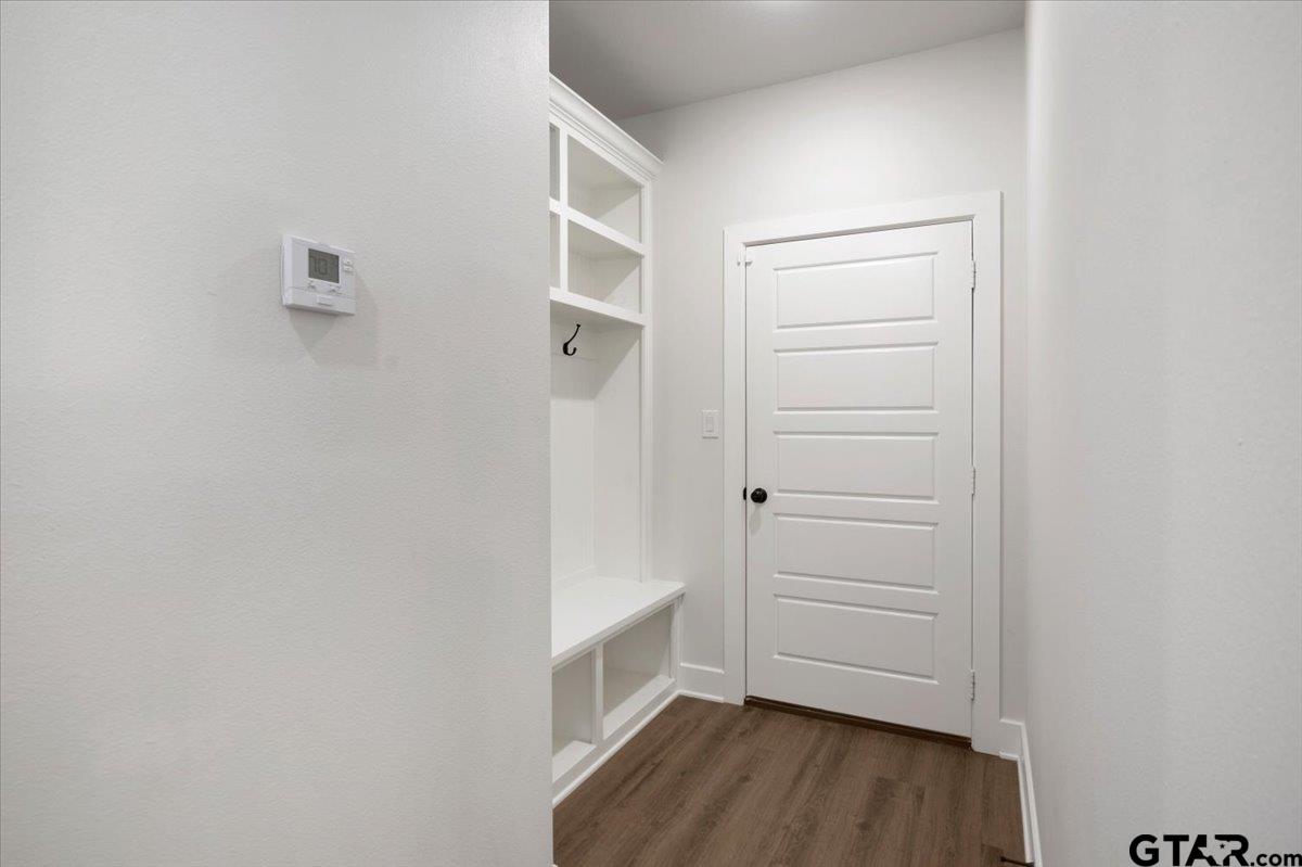 681 Peavine Road Kilgore, TX 75662 - Photo 15 of 27 a view of walk in closet