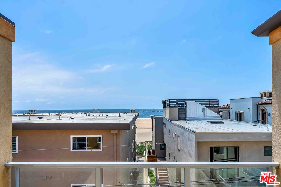 15 63rd Avenue, Unit 3 Playa del Rey, CA 90293 - Photo 17 of 34 a view of front of house with a street