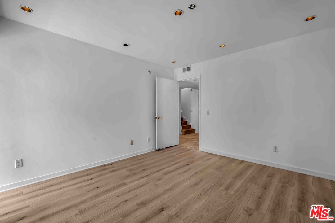15 63rd Avenue, Unit 3 Playa del Rey, CA 90293 - Photo 23 of 34 a view of an empty room